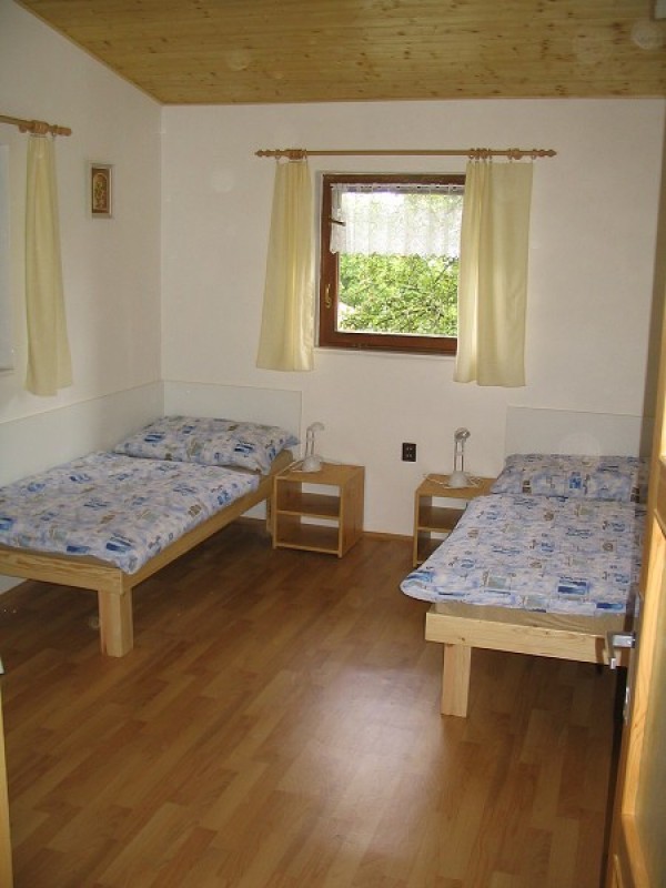 CHATA NA VYSOČINĚ S KRÁSNÝM VÝHLEDEM DO KRAJINY