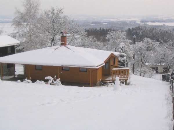 CHATA NA VYSOČINĚ S KRÁSNÝM VÝHLEDEM DO KRAJINY