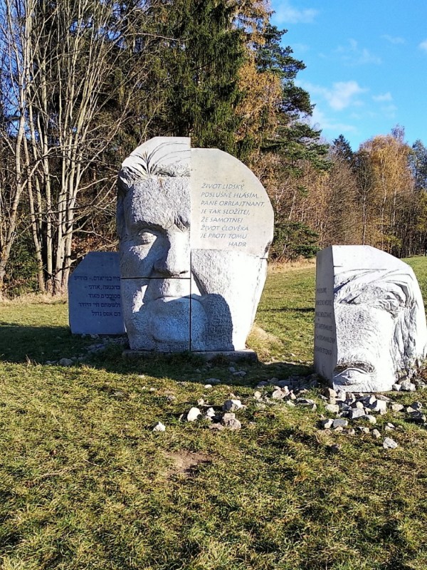 CHATA NA VYSOČINĚ S KRÁSNÝM VÝHLEDEM DO KRAJINY