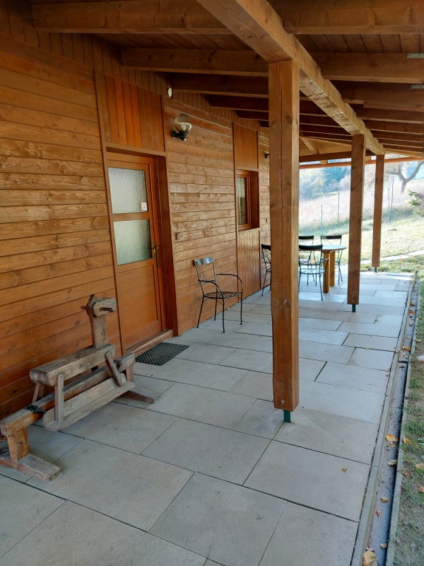 CHATA NA VYSOČINĚ S KRÁSNÝM VÝHLEDEM DO KRAJINY