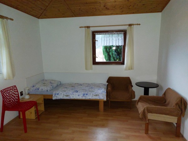 CHATA NA VYSOČINĚ S KRÁSNÝM VÝHLEDEM DO KRAJINY