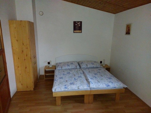 CHATA NA VYSOČINĚ S KRÁSNÝM VÝHLEDEM DO KRAJINY