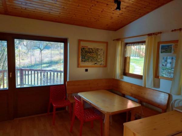 CHATA NA VYSOČINĚ S KRÁSNÝM VÝHLEDEM DO KRAJINY