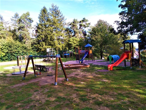 CHATA NA VYSOČINĚ S KRÁSNÝM VÝHLEDEM DO KRAJINY