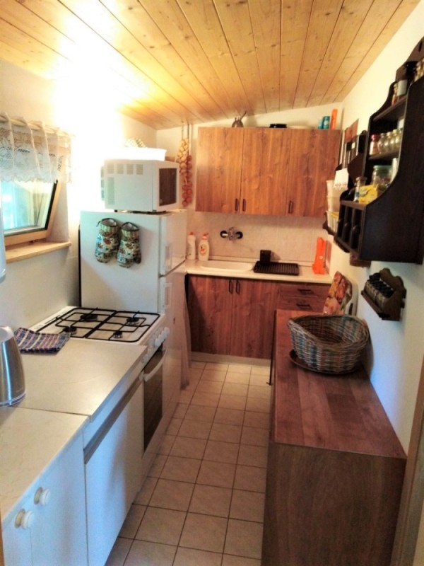 CHATA NA BŘEHU RYBNÍKA