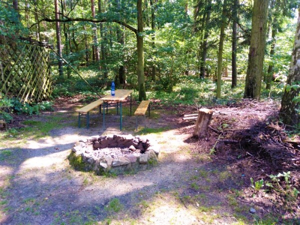 CHATA NA BŘEHU RYBNÍKA