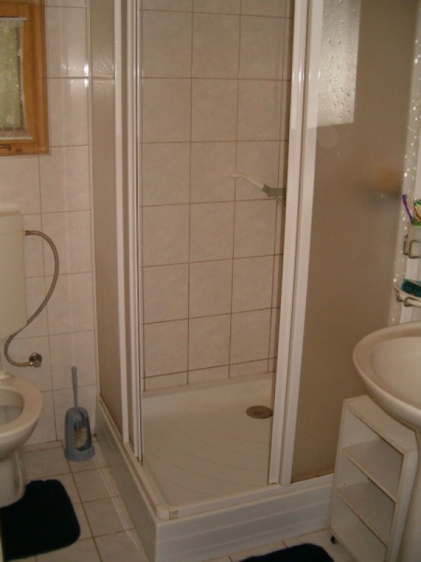 CHATA NA BŘEHU RYBNÍKA