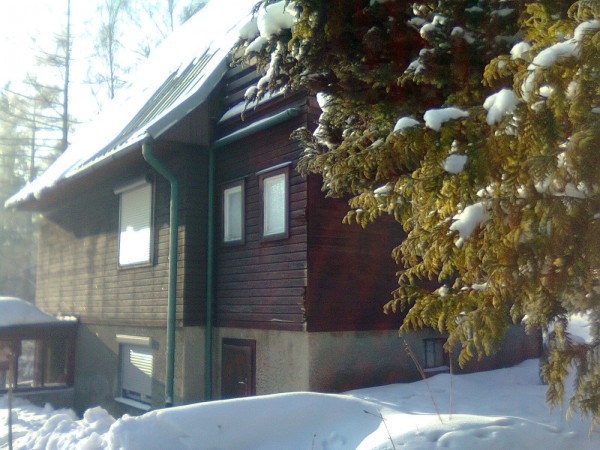 CHATY A CHALUPY K PRONAJMUTÍ BESKYDY