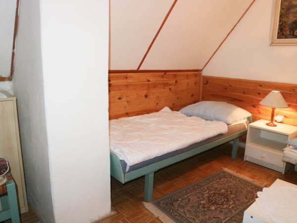 CHATA K PRONÁJMU U RYBNÍKA