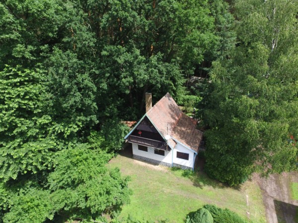 CHATA K PRONÁJMU U RYBNÍKA