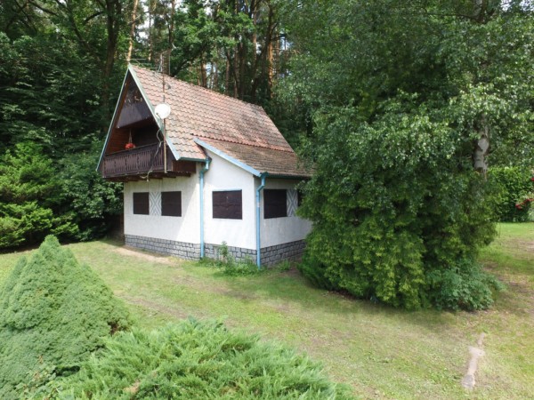 CHATA K PRONÁJMU U RYBNÍKA