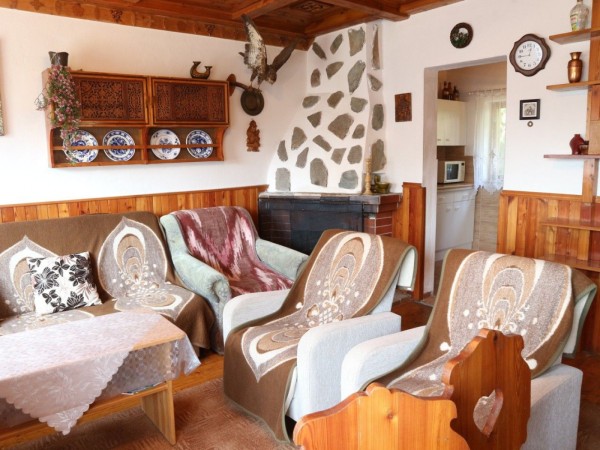 CHATA K PRONÁJMU U RYBNÍKA