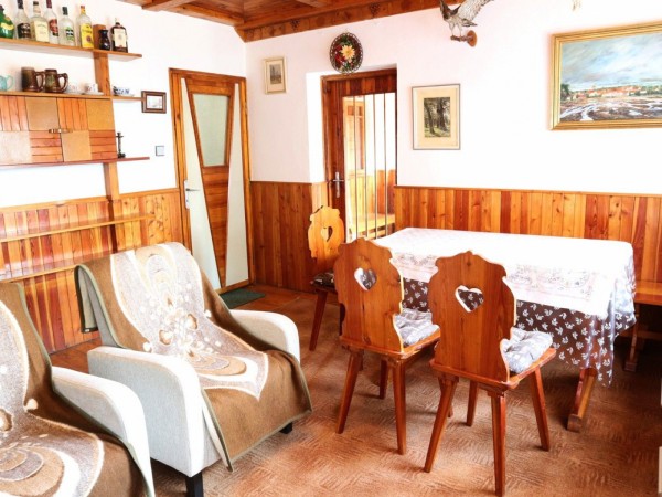 CHATA K PRONÁJMU U RYBNÍKA