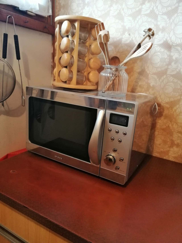 CHATA K PRONAJMUTÍ U KOUPALIŠTĚ