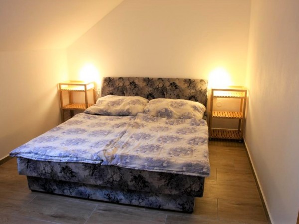 CHALUPA NAD VINNÝM SKLEPEM