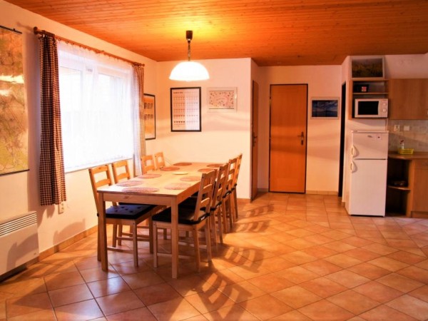 CHALUPA NAD VINNÝM SKLEPEM