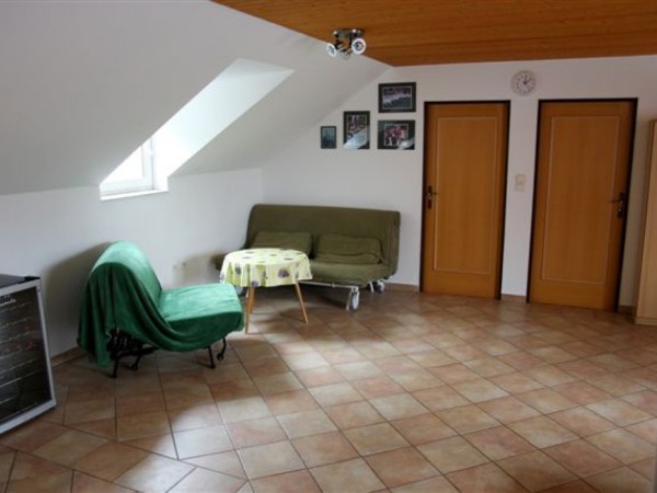 CHALUPA NAD VINNÝM SKLEPEM