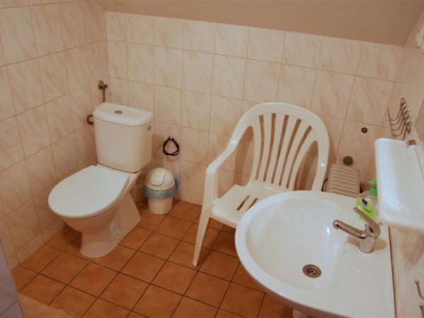 CHALUPA NAD VINNÝM SKLEPEM