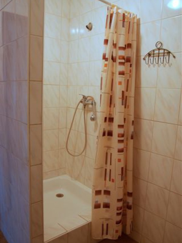 CHALUPA NAD VINNÝM SKLEPEM