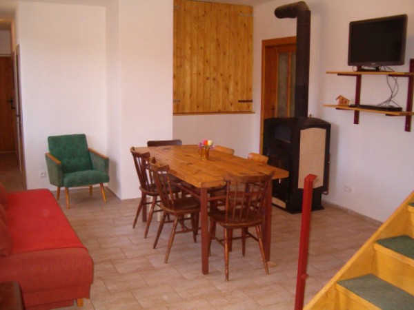 CHALUPA S BAZÉNEM V JIŽNÍCH ČECHÁCH