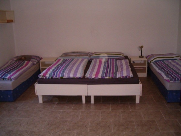 CHALUPA S BAZÉNEM V JIŽNÍCH ČECHÁCH