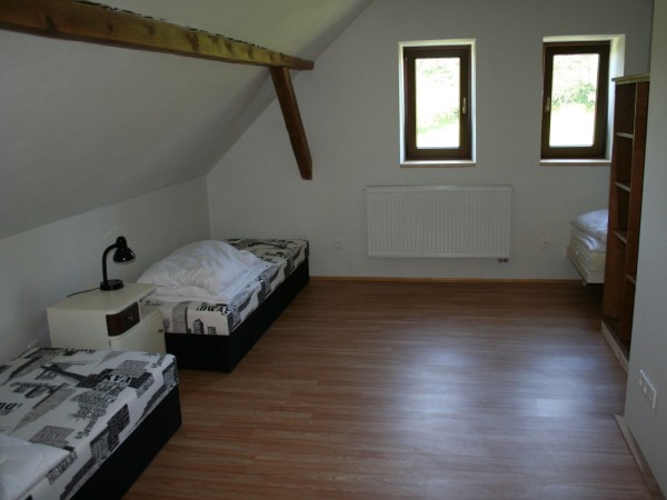 CHALUPA S BAZÉNEM V JIŽNÍCH ČECHÁCH