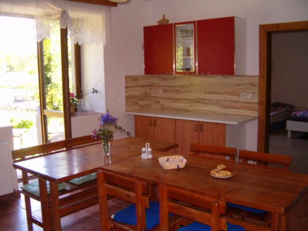 CHALUPA S BAZÉNEM V JIŽNÍCH ČECHÁCH