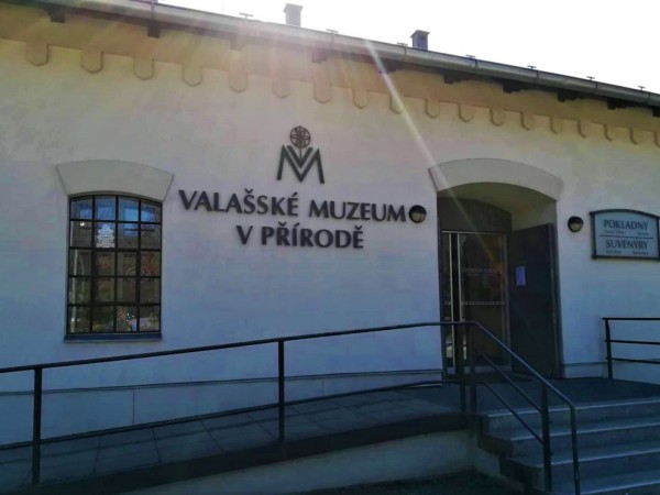 CHATA K PRONAJMUTÍ V BESKYDECH