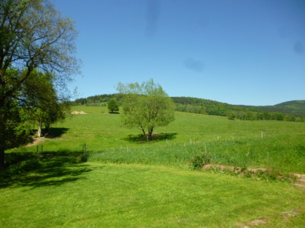 CHALUPA K PRONAJMUTÍ NA SAMOTĚ S VÍŘIVKOU