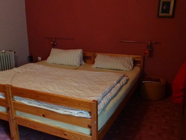 CHALUPA K PRONAJMUTÍ NA SAMOTĚ S VÍŘIVKOU