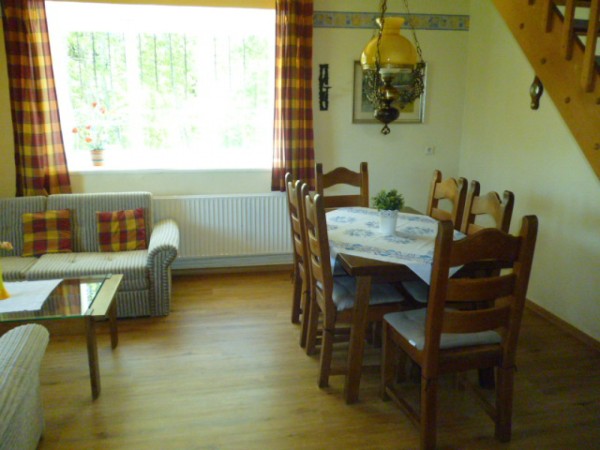 CHALUPA K PRONAJMUTÍ NA SAMOTĚ S VÍŘIVKOU