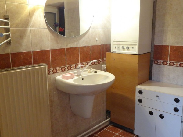 CHALUPA K PRONAJMUTÍ NA SAMOTĚ S VÍŘIVKOU