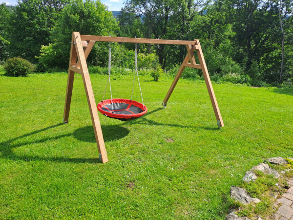 CHALUPA K PRONAJMUTÍ NA SAMOTĚ S VÍŘIVKOU