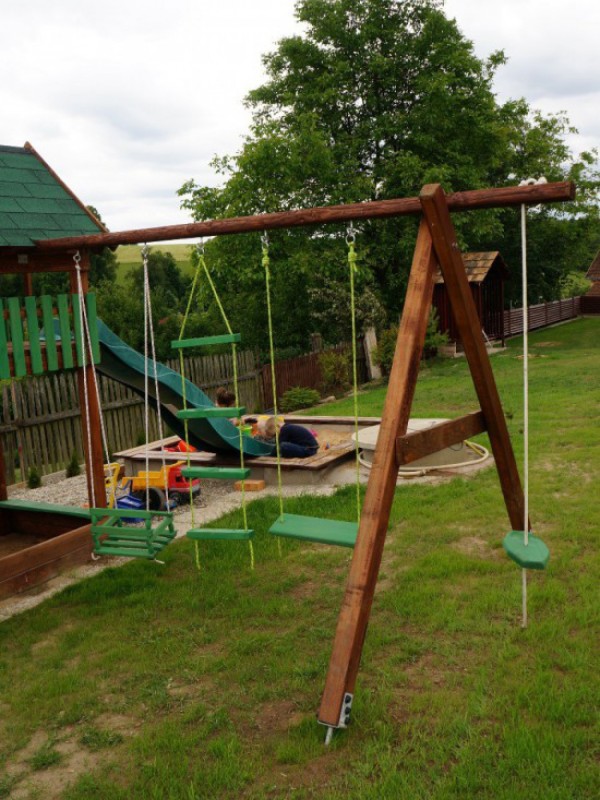 CHALUPA S VYŽITÍM PRO DĚTI