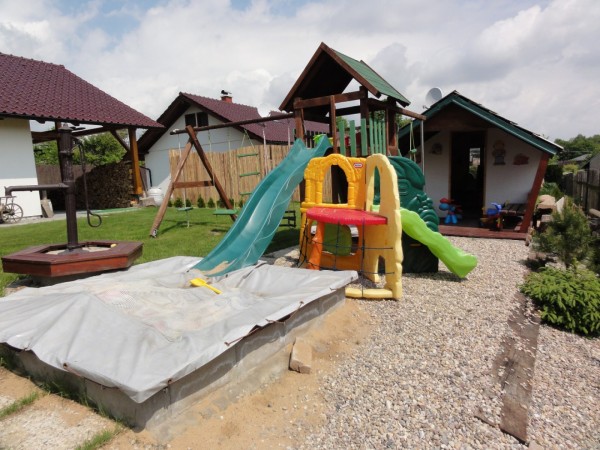 CHALUPA S VYŽITÍM PRO DĚTI