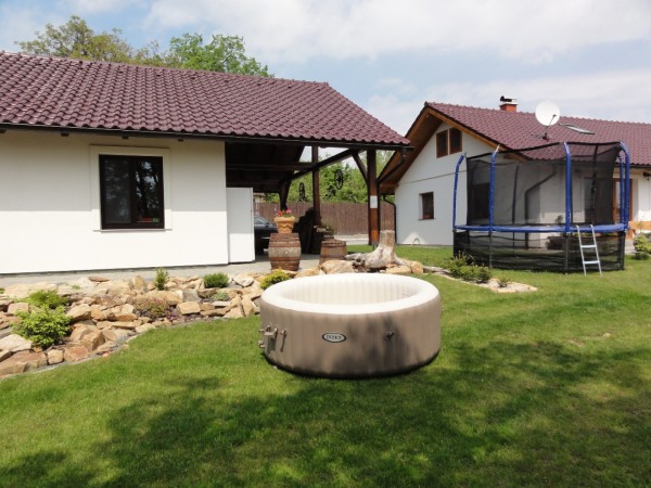 CHALUPA S VYŽITÍM PRO DĚTI