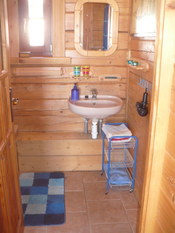 PRONÁJEM SRUBU U RYBNÍKA