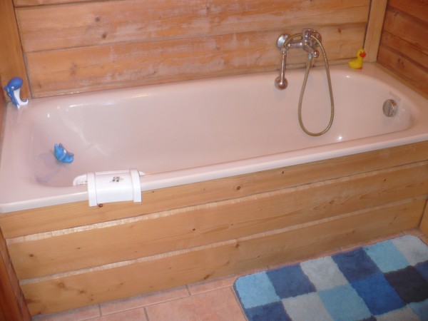 PRONÁJEM SRUBU U RYBNÍKA