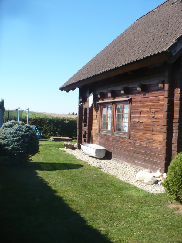 PRONÁJEM SRUBU U RYBNÍKA