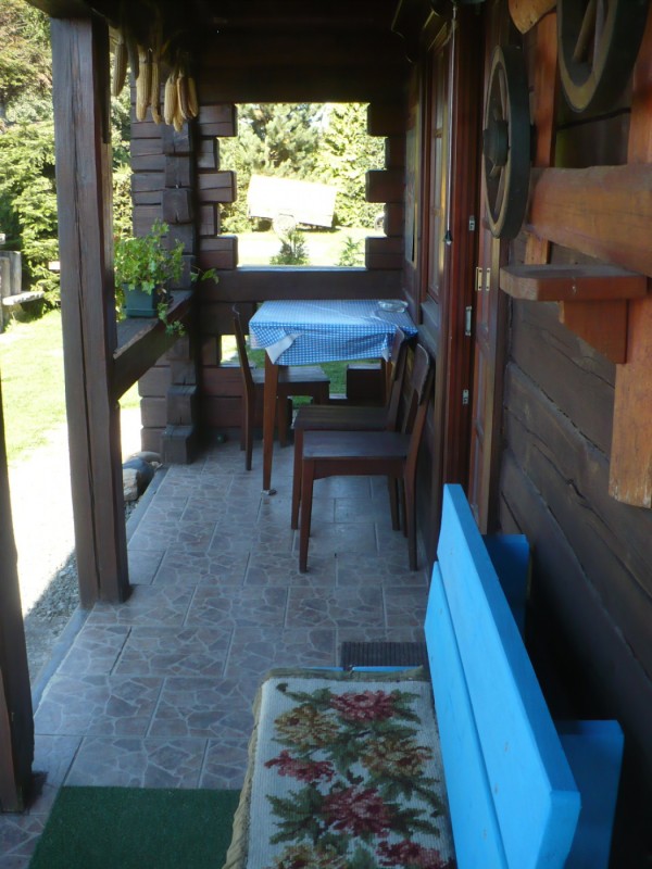 PRONÁJEM SRUBU U RYBNÍKA