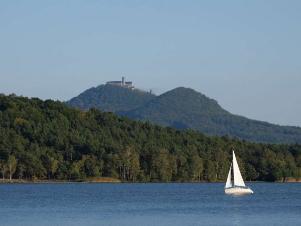 CHATY K PRONÁJMU MÁCHOVO JEZERO