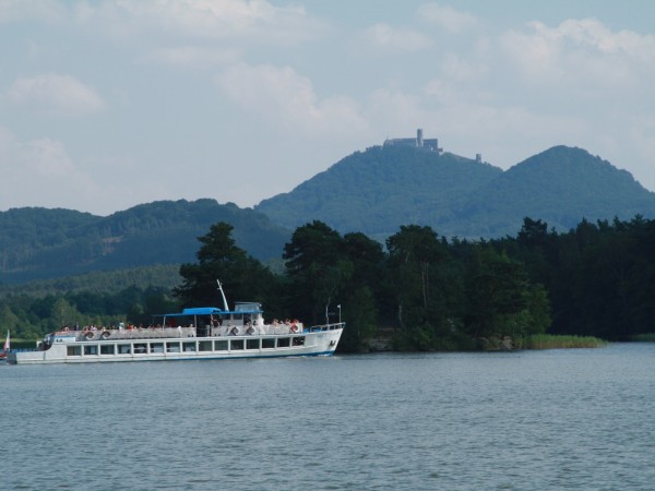 CHATY K PRONÁJMU MÁCHOVO JEZERO