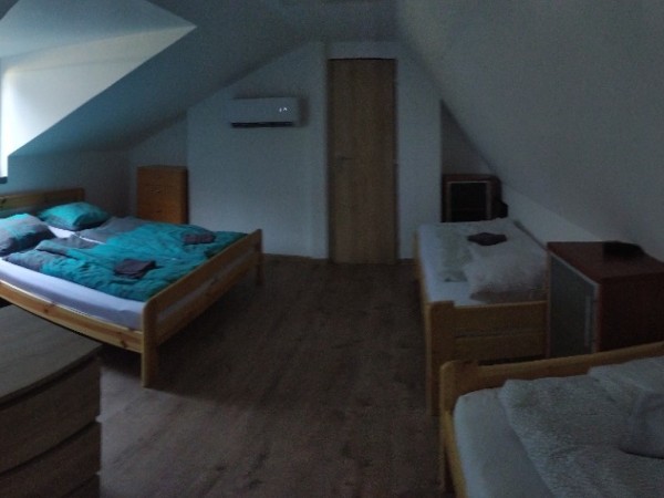 UBYTOVÁNÍ S VINNÝM SKLÍPKEM