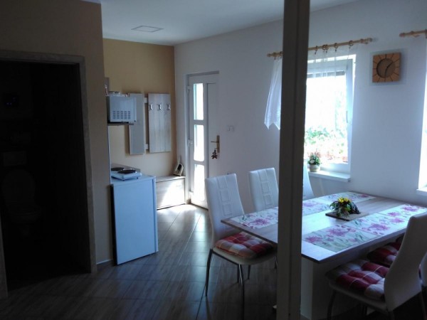 UBYTOVÁNÍ S VINNÝM SKLÍPKEM