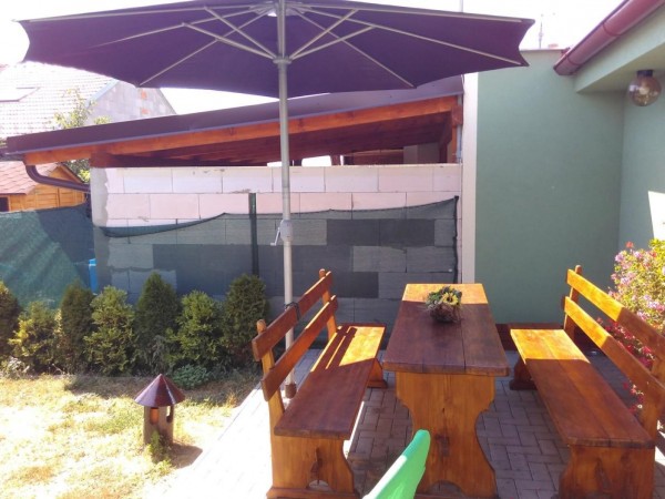 UBYTOVÁNÍ S VINNÝM SKLÍPKEM