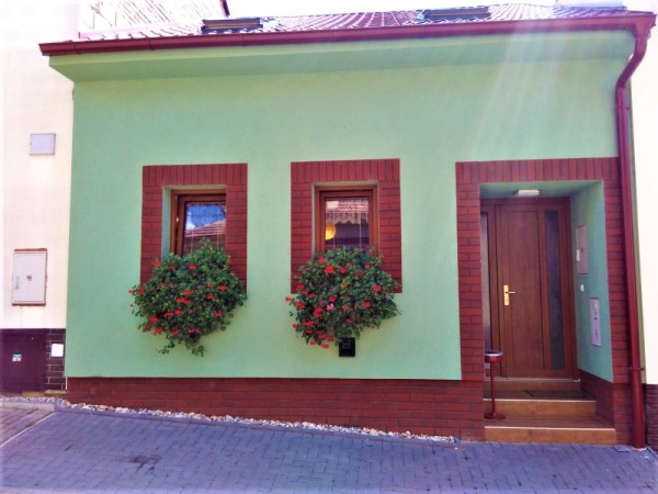 UBYTOVÁNÍ S VINNÝM SKLÍPKEM