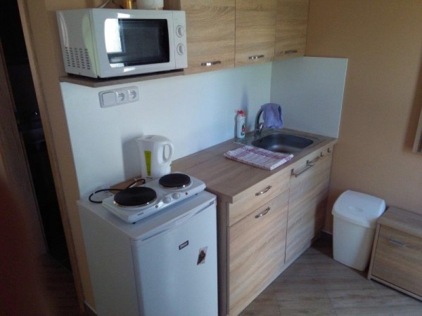 UBYTOVÁNÍ S VINNÝM SKLÍPKEM