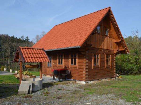 CHATY A CHALUPY K PRONAJMUTÍ