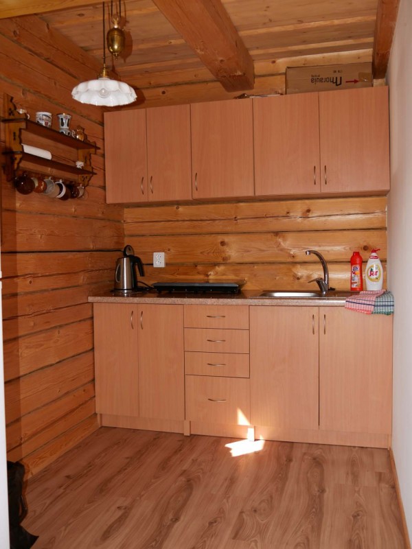 CHATY A CHALUPY K PRONAJMUTÍ