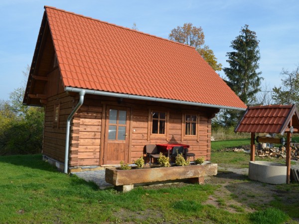 CHATY A CHALUPY K PRONAJMUTÍ